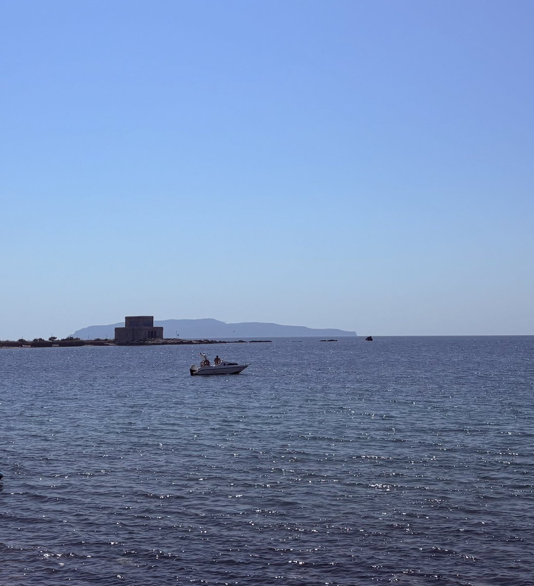 #Levanzo