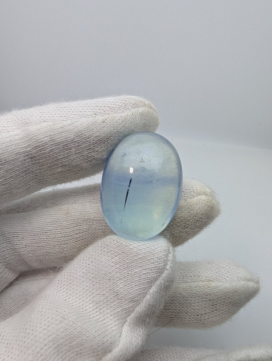 月のかけらさん(<a href="/morfstrip/">月のかけら</a>)の個展にて
水入り水晶ところによりアメジスト
時々スモーキー
水入ってるのが6箇所ぐらいあった！多すぎ🤣
アクアマリンカボションはショールっぽいのがお気に入り⸜(*ˊᗜˋ*)⸝