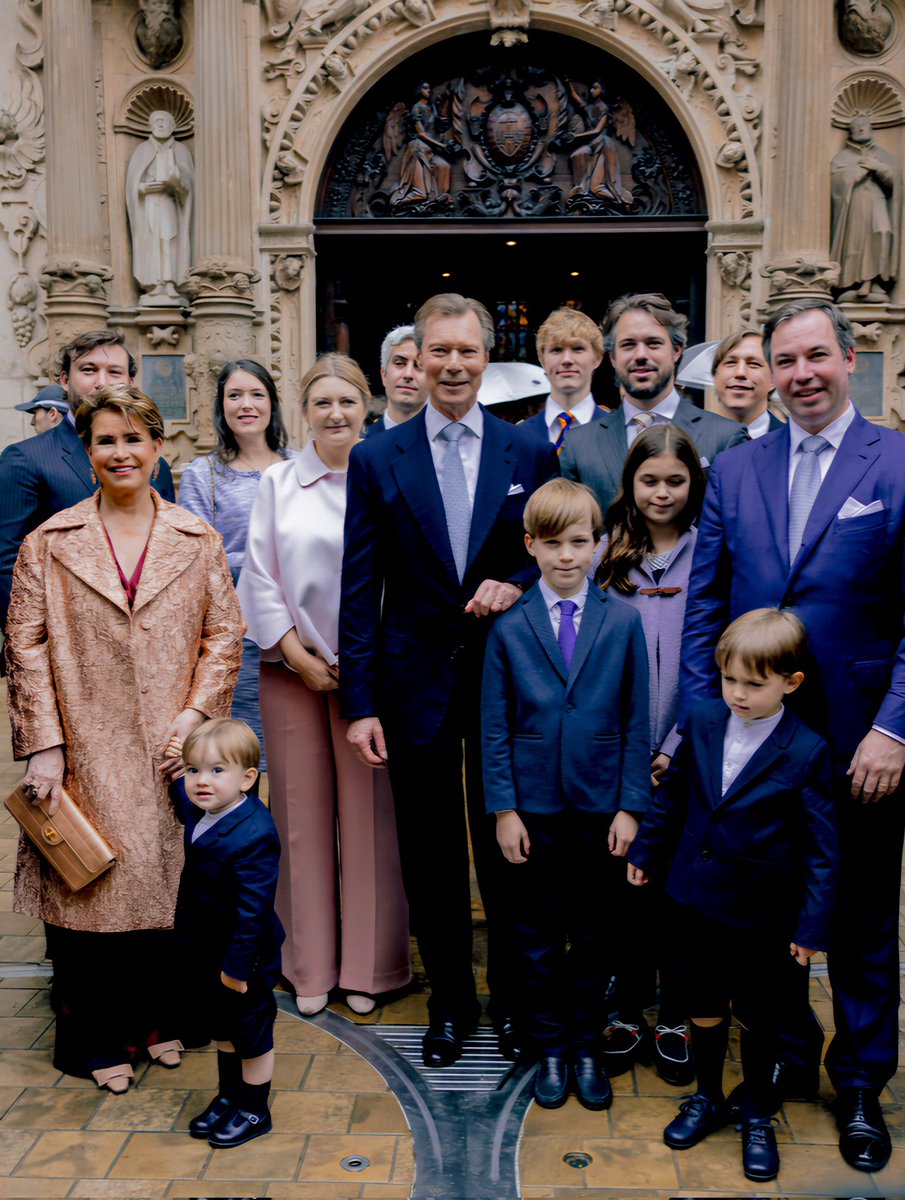 royalchildren_'s tweet photo. The Grand Ducal Family of Luxembourg takes part in the procession of the Closing the Octave 2025 celebrations, in Luxembourg ⛪ -May 25th 2025.
.
📷 : @CourGrandDucale & Jean-Claude Ernst.
.
#PrinceCharles #PrinceFrancois #PrincessAmalia #PrinceLiam #PrinceNoah https://t.co/SeHNzNMgj6