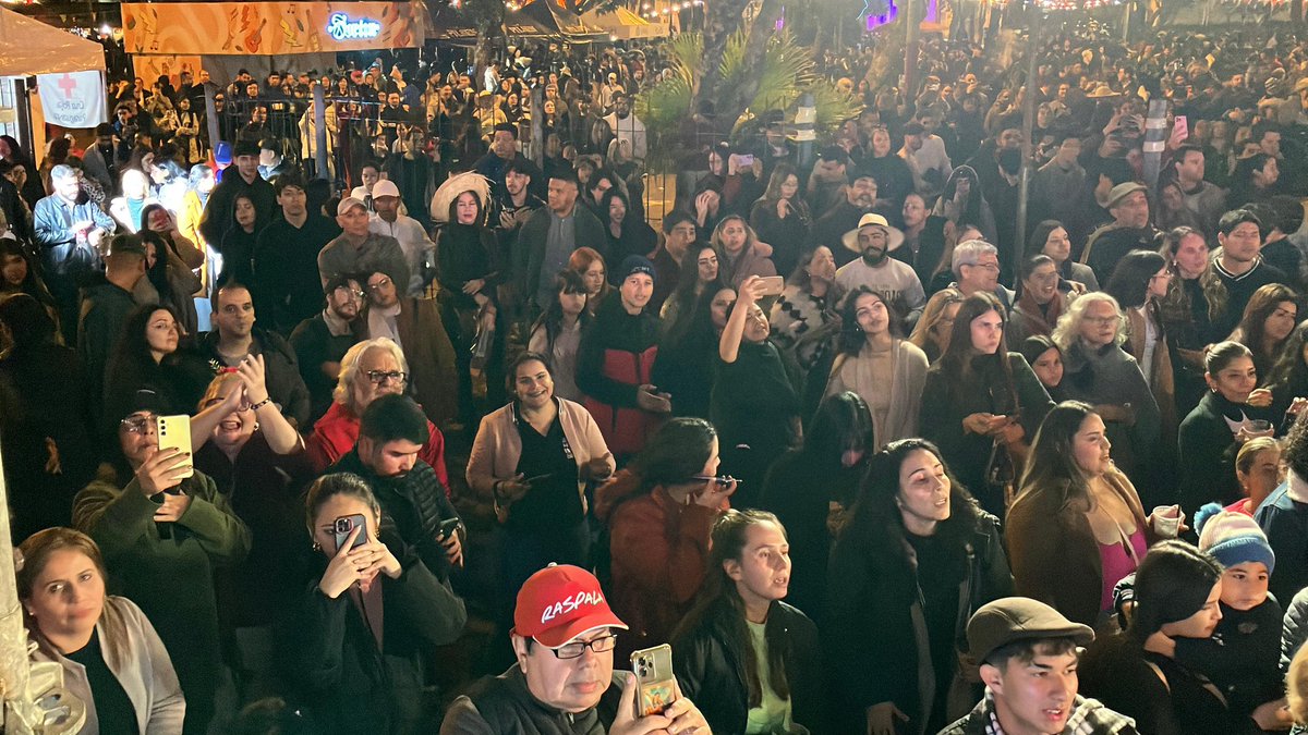 Actuaron grandes elencos de danza, destacados artistas y grupos como Juan Cancio Barreto, Las Paraguayas, Villagrán Bolaños, The Folks, Indio Rubio y más.