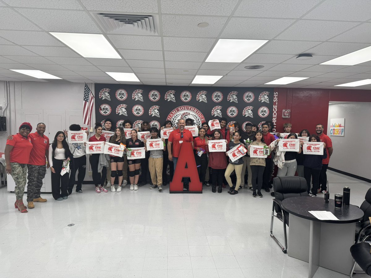 dduque44's tweet image. What a finish to the 2024-2025 school year, where our Spartans dominated in all 4 A’s: academics, activities, athletics, & the arts! #SpartanBuiltUSA #EverybodyWantsToBeASpartan #MDCPSYourBestChoice
