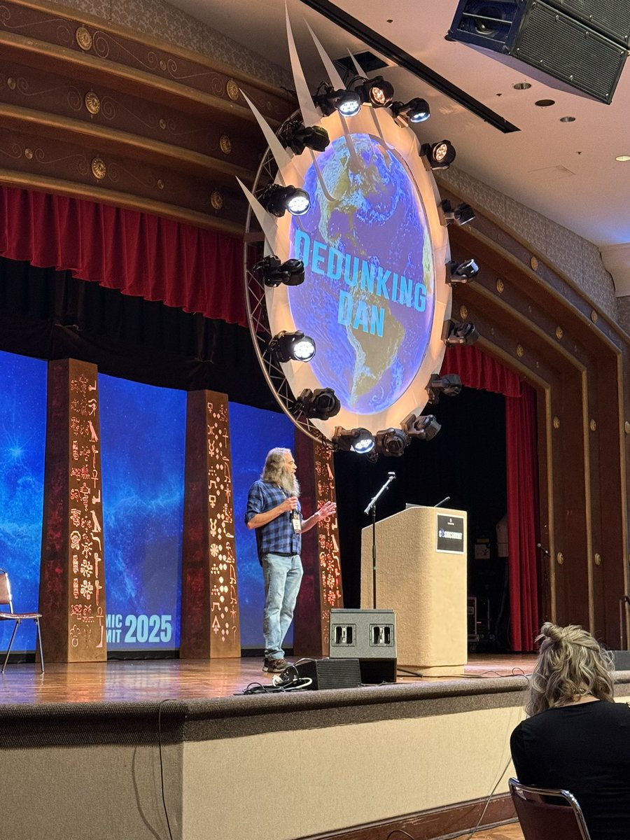 ffshowofficial's tweet image. Starting this morning strong with the man, the myth, the legend @DeDunkingPast #cosmicsummit