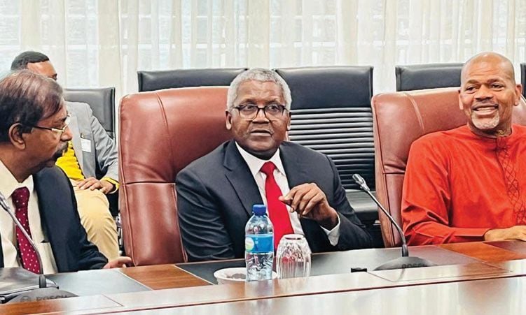 Nigerian billionaire Aliko Dangote has in the past held talks with Namibia’s Ohorongo Cement, which is currently in merger acquisition talks with a Chinese company. namibian.com.na/dangote-held-o…