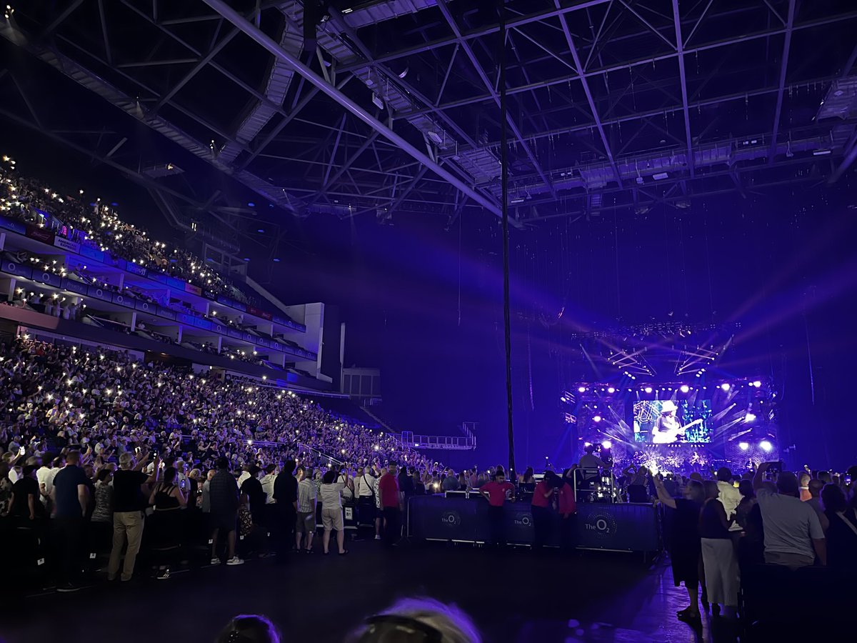 Becca1502 (@becca15021) on Twitter photo <a href="/SantanaCarlos/">Carlos Santana</a> last night at the O2. We had great seats and even managed to get up and dance once the O2 attendants had given up telling people to stay sitting down! <a href="/SantanaCarlos/">Carlos Santana</a> last night at the O2. We had great seats and even managed to get up and dance once the O2 attendants had given up telling people to stay sitting down!