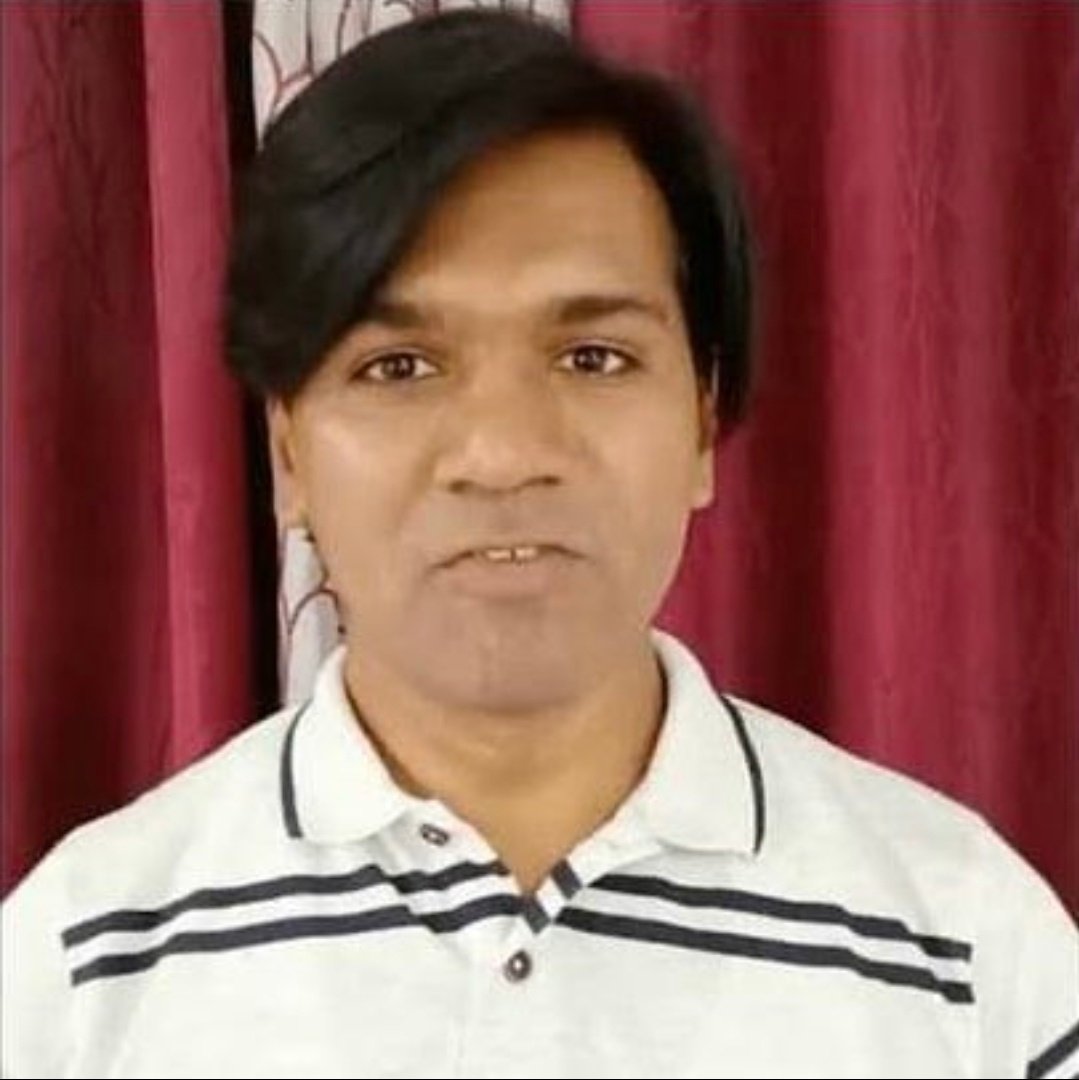 हिंदुओं याद है या भूल गए |

दमदारी से एक धक्का और लगाओ |

और हिंदुओं के गले पर कैची रखने वाले |

इस वामपंथी पत्रकार को जेल अवश्य भिजवाओ |

#ArrestZubair