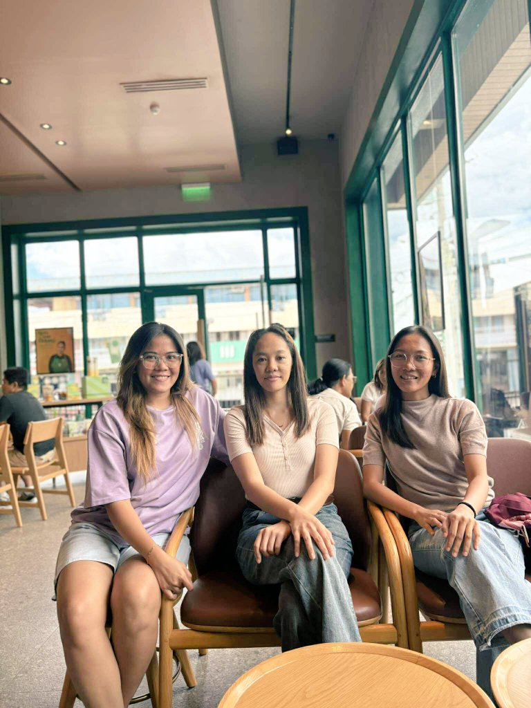 samyang_15's tweet photo. @menordeedad_ @aira mga titas? 
love you both. https://t.co/hlLi6OQceq