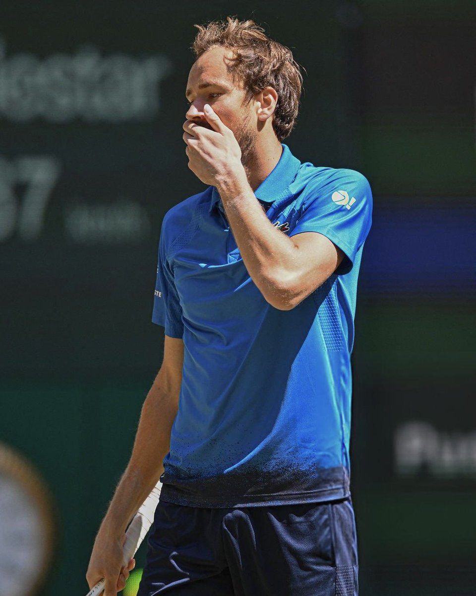 dmedvedevfans's tweet image. Not the best day at the office, all the credits to Alexander Bublik, but still a great tournament, after which Daniil leaves with a lot of positive emotions and feelings π«
Never give up, just keep working and keep believing in yourself β€οΈ
@DaniilMedwed | @ATPHalle