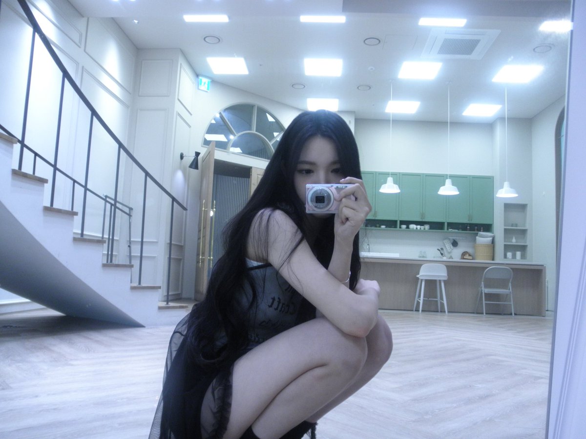 H2H_NEWS's tweet image. 250622 YUHA Weverse Update

#Hearts2Hearts #하츠투하츠 #H2H @Hearts2Hearts