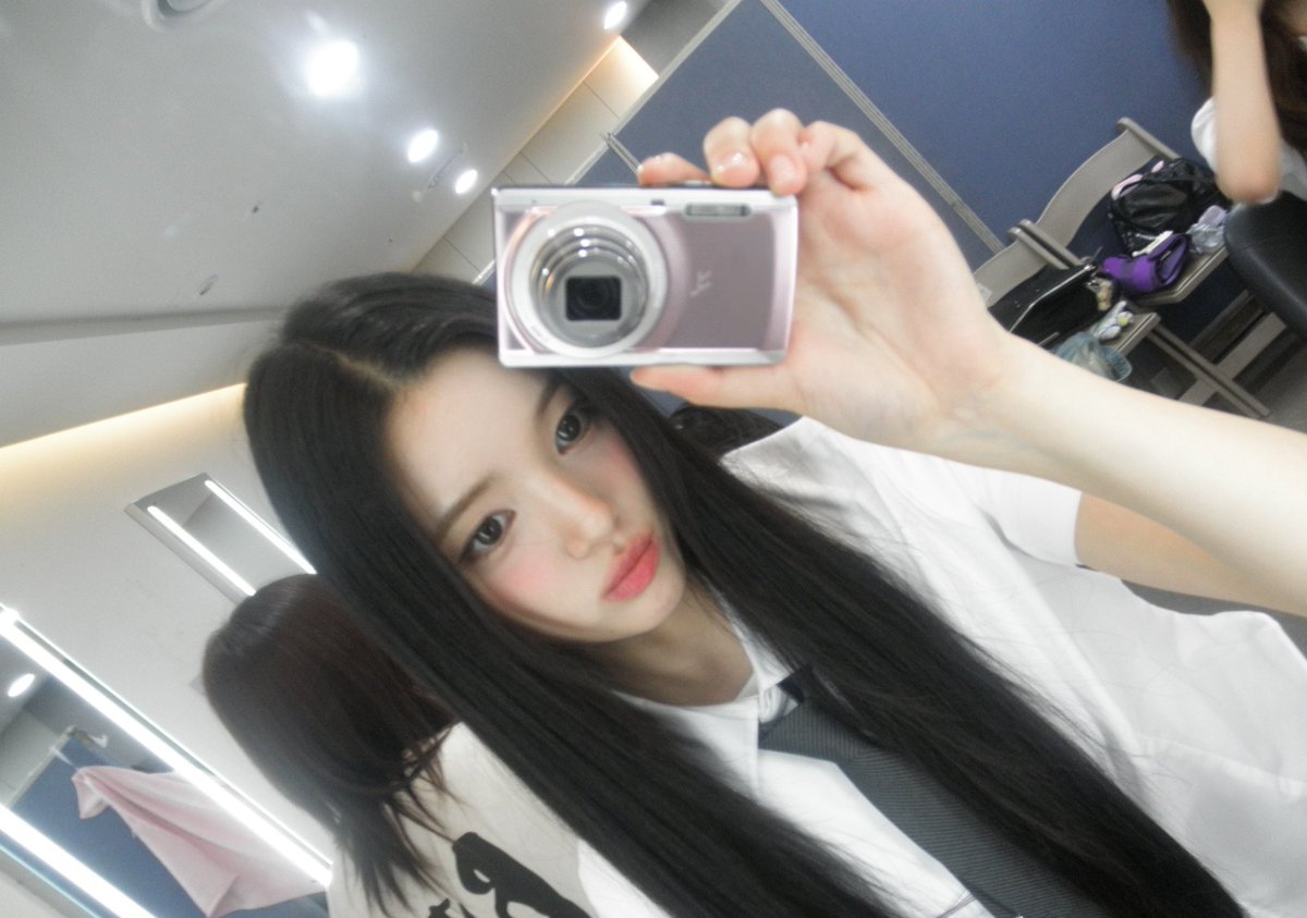 H2H_NEWS's tweet image. 250622 YUHA Weverse Update

#Hearts2Hearts #하츠투하츠 #H2H @Hearts2Hearts