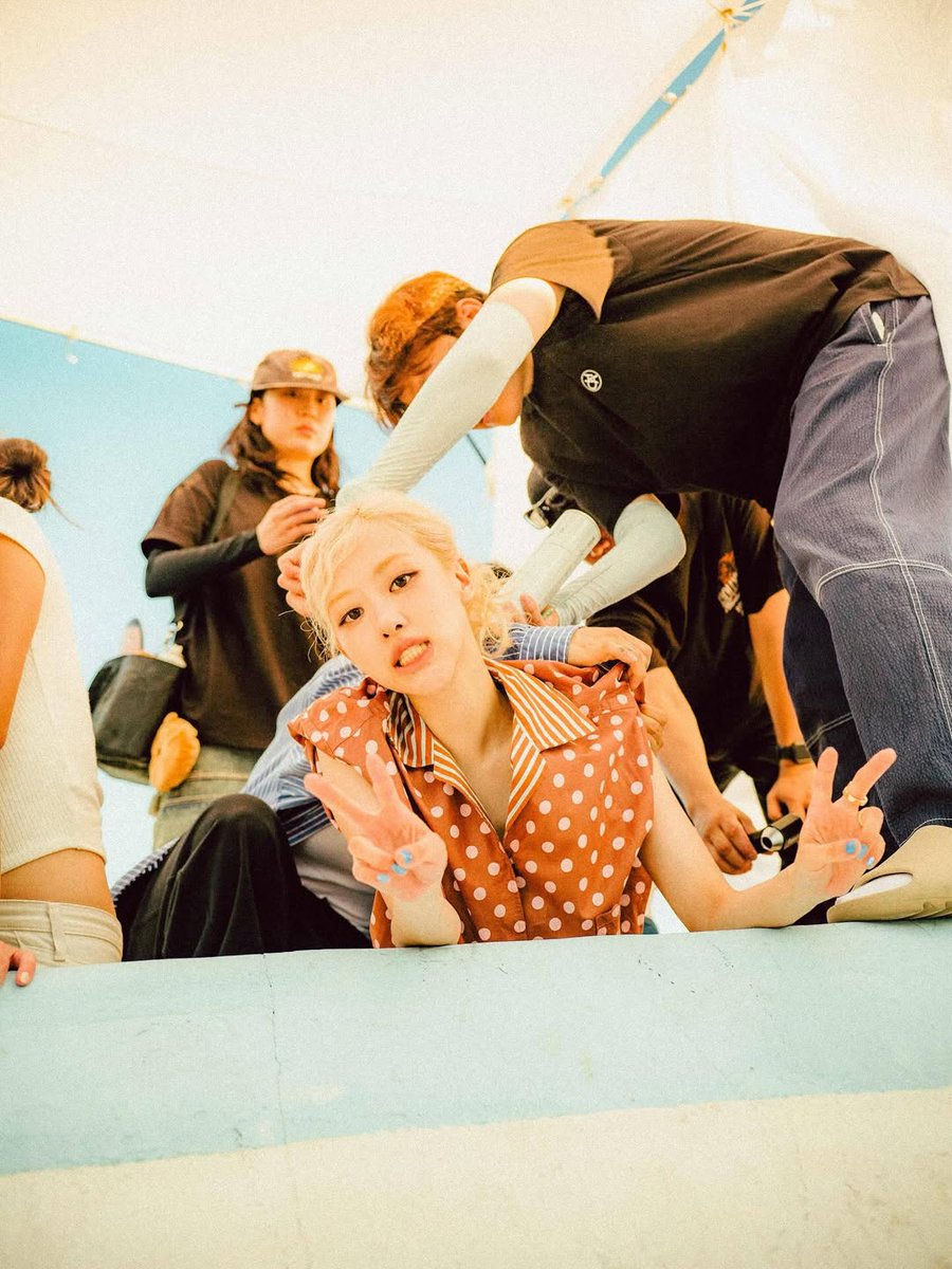 Cher tweet media