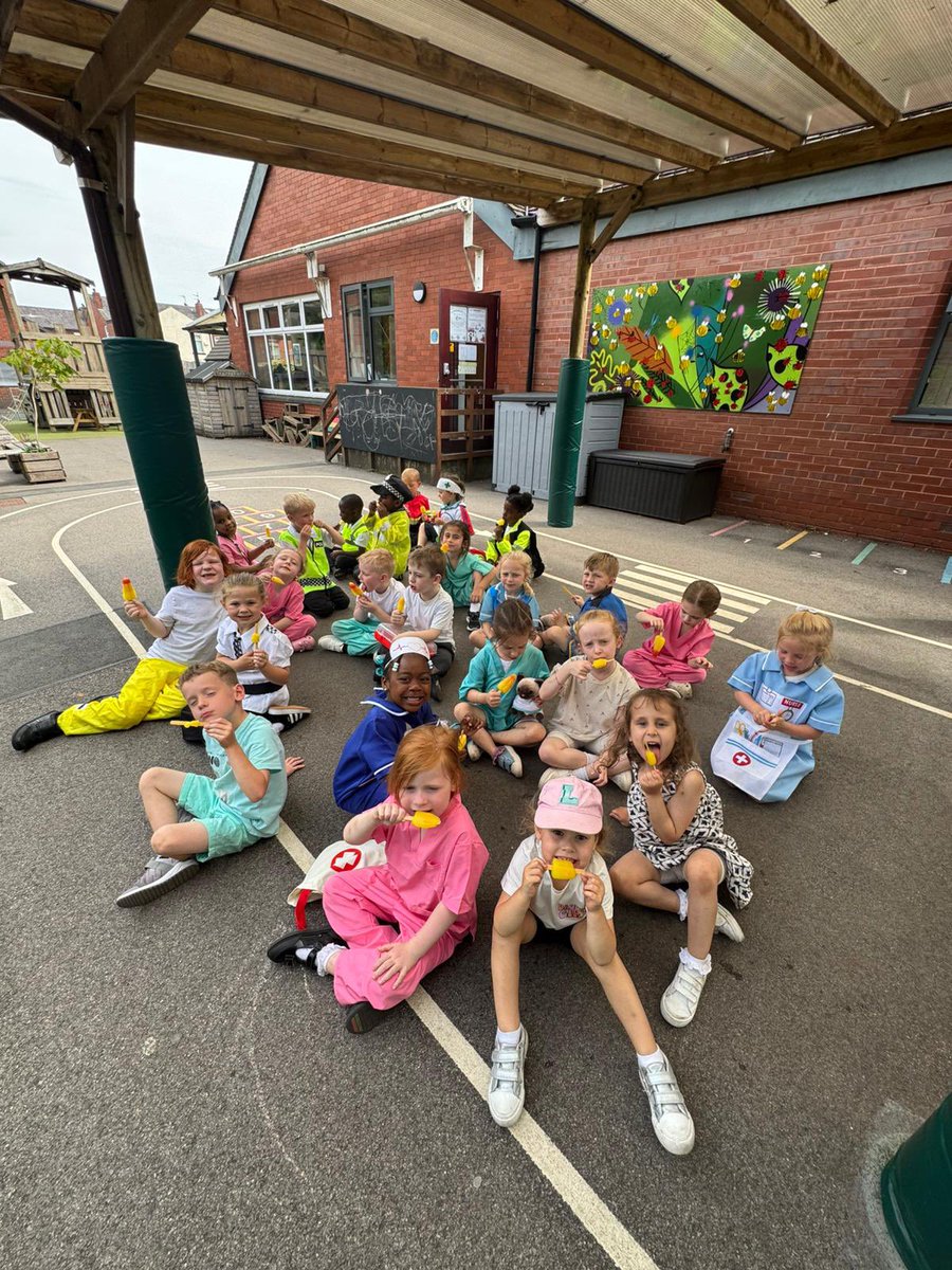 A nice cool Friday afternoon treat! <a href="/stpetersfarn/">St.Peter's Farnworth 👩‍🎓💚💙❤️✨</a> #yummy