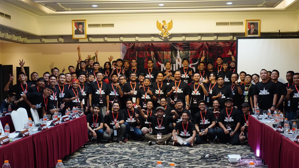BIGREDS_SOLO's tweet photo. Surakarta, 21-22 Juni 2025, Adhiwangsa Hotel. 

#Munas #Bigreds https://t.co/Plh4K4LEHd