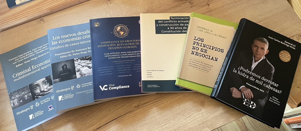 bg_buitrago's tweet image. Profunda gratitud a mis lectores! Ojalá los mensajes contenidos en mis obras, sean útiles para afianzar la convicción de que #LosPrincipiosNoSeNegocian y que es necesario seguir en la lucha cotidiana para derrotar la hidra que representa la vitalidad y proliferación del mal.
