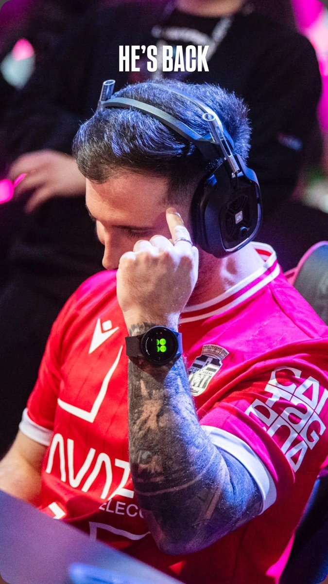 Anunciar que soy agente libre y estoy en busca de un nuevo equipo/proyecto a nivel nacional 🇪🇸 (<a href="/LALIGA_FCPro/">LALIGA FC Pro</a> ) o internacional 🌍
🎯 Máxima ilusión
💪 Ganas de trabajar muy duro
📩 ¡DM abiertos!