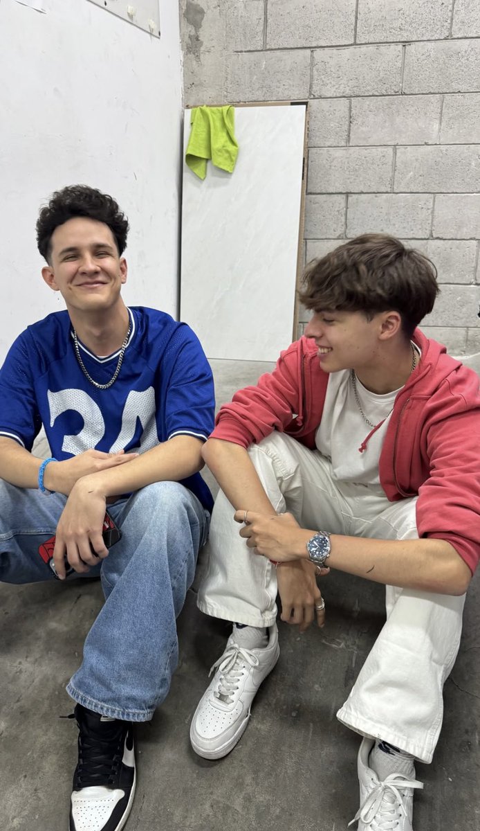 EdgerPapi's tweet image. Gracias por venir a la firma, fue una experiencia increíble 🙏
