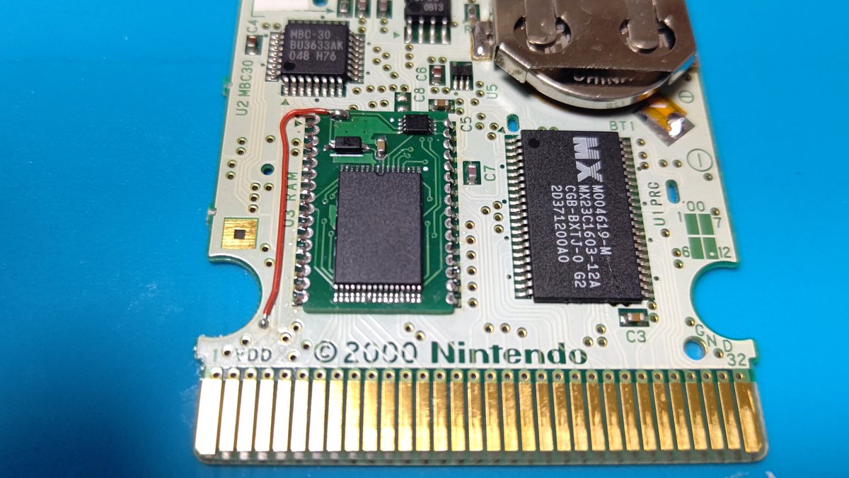 r34net's tweet photo. ポケモンクリスタル
基板にFRAMやら諸々実装
とりあえずセーブ成功🥳
結構定格ギリギリ動作みたいなので
後は耐久性？そこまでやり込まない気がする🤔

赤緑、金銀のFRAM化も同時に実施
OR回路はRedditに上がってたデータで作成 https://t.co/WPHMYAHpay