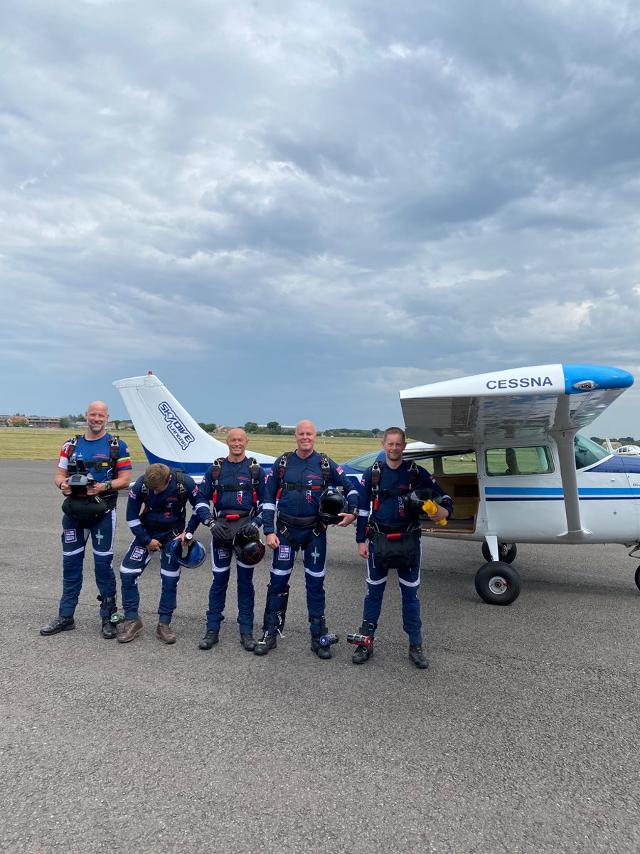 RNParaDisplay's tweet image. Thanks to everyone who supported Portsmouth #ArmedForcesDay - what a reception on landing! Great to be back in the home of the @RoyalNavy