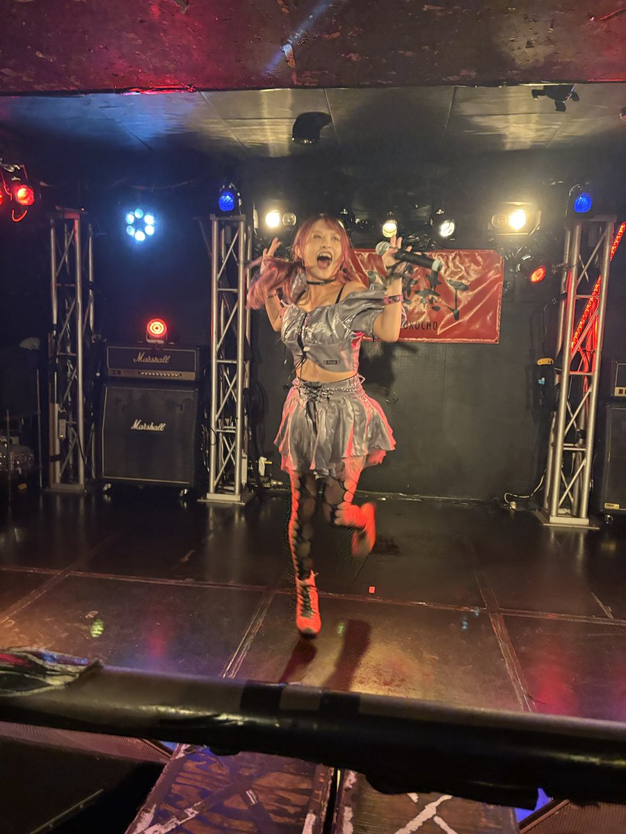 MAKI17265297's tweet photo. 6月22日 #上野音横町 #一姫当千
撮影OK(動画×)
#茉莉奈 さん宙に浮いてるよ🤭ᩚ✨
躍動感溢れるショット📸
#BreakTheShell https://t.co/arscAHXcS0