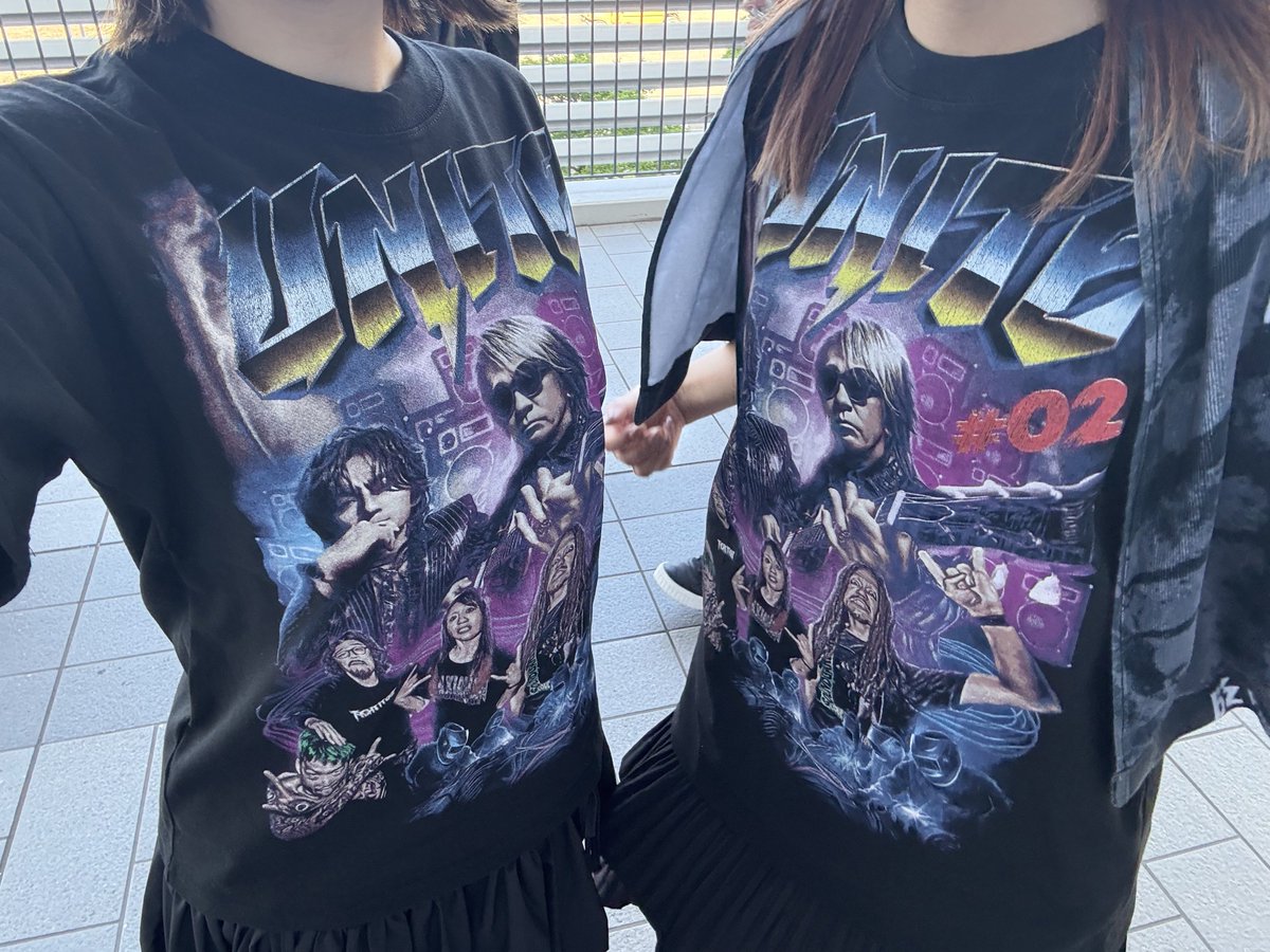 UNITE楽しすぎたー！！！
初ホルモンで人生初ヘドバン楽しすぎたしB’zの聞きたい曲もたくさん聞けたし3時間に詰め込んで良い内容じゃなさすぎた
またこのTシャツ着たいから今日だけとは言わずまたコラボして欲しい🥹
ホルモンのワンマンもいつか絶対行く！