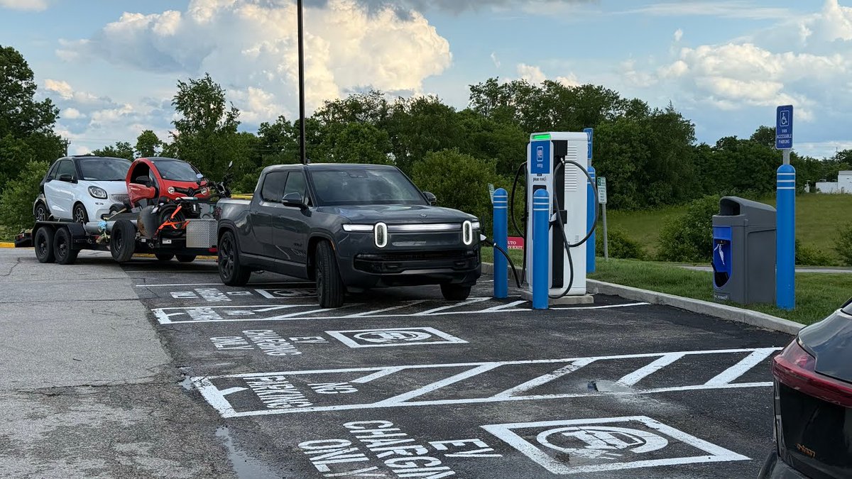 Cross Country Rivian EV Towing Rivian Road Trip! The West Virginia Charging Desert Route - Part 2/2

youtu.be/nCI2WKvwcTg