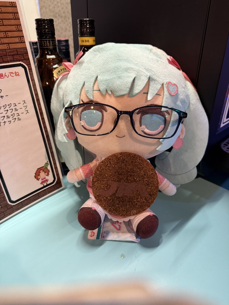 今さっきまでアニソン本舗JAMさんに、行ってました。
帰り日ノ出町駅にて電車のドアの戸袋に挟まれた人がいた…
僕も電車に乗る時は気をつけよう…