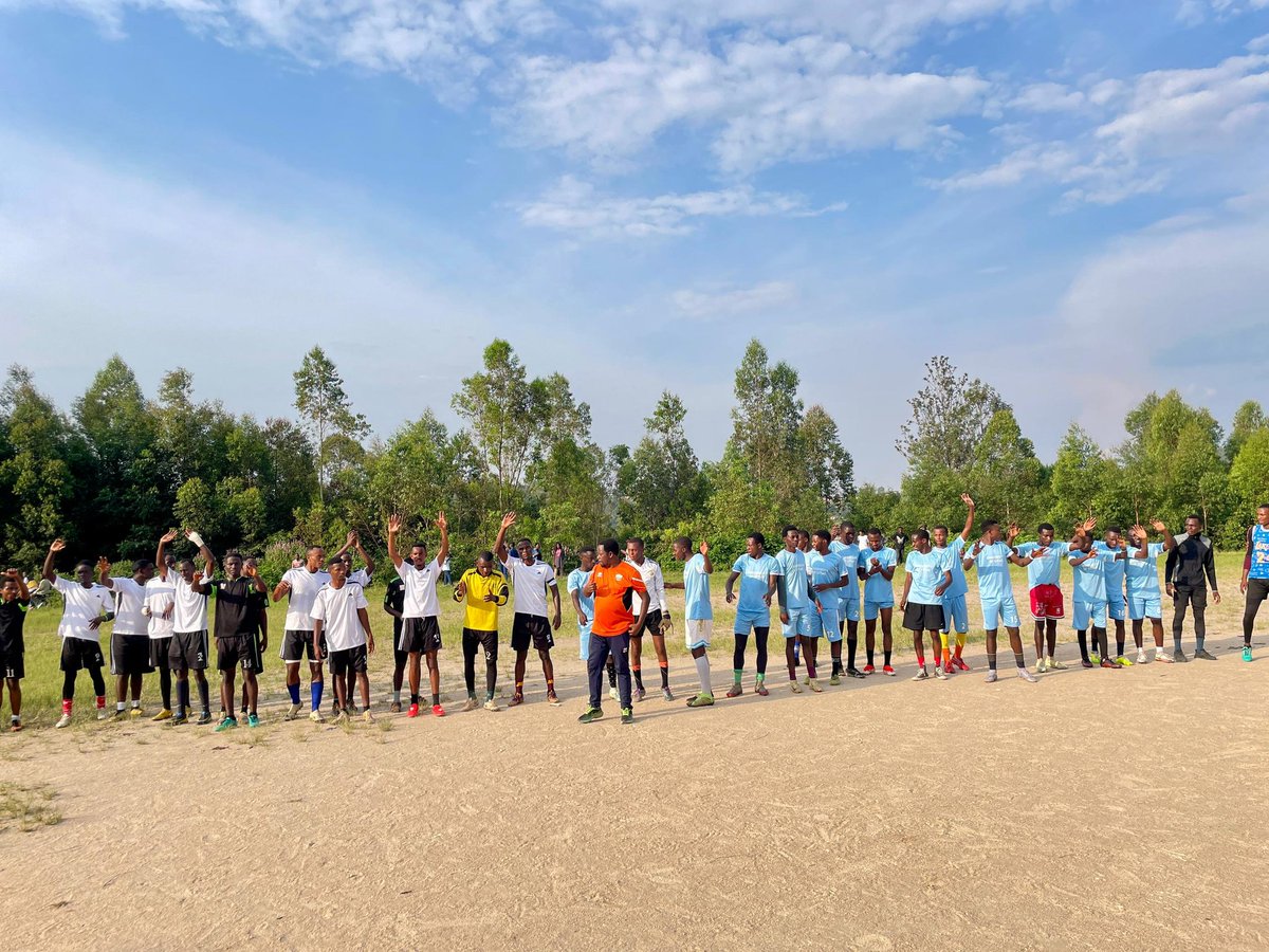 18th Minute Update in football ⚽
CUR 2 - 0 University of Gitwe  
🔥 Goal 1: Frederick  
🔥 Goal 2: Elie  

<a href="/CUR_Rwanda/">Catholic University of Rwanda</a> VS <a href="/UGitwe/">University Of Gitwe</a>
Team CUR showing early dominance! Let’s go champs! 💪  
#CURSU #FootballMatch #TeamCUR #FriendlyMatch
