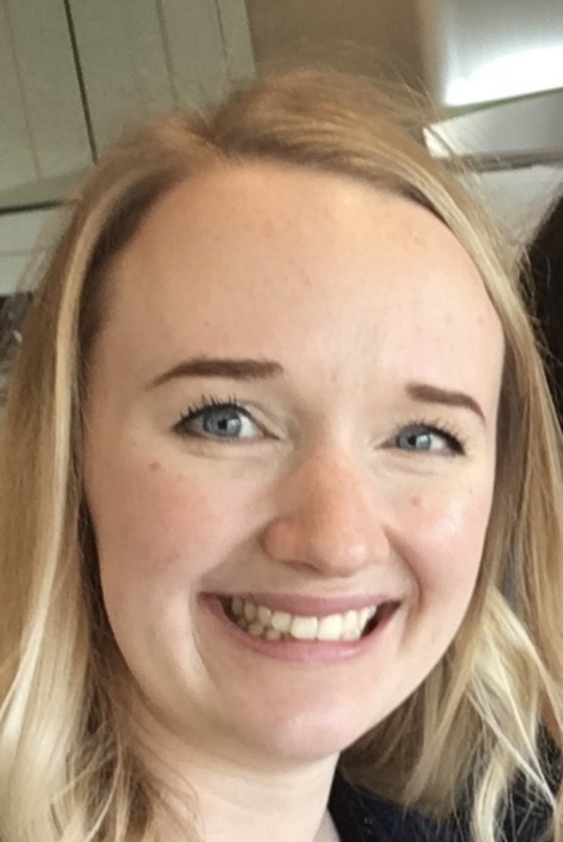 This is my lovely daughter Jess. It was taken on Christmas Day 2019. It was to be her last Christmas. She died on the 20th December the following year. She contacted her GP practice on 20 occasions in 5 months, but it was assumed her red flag symptoms were not cancer. 🧵1/3