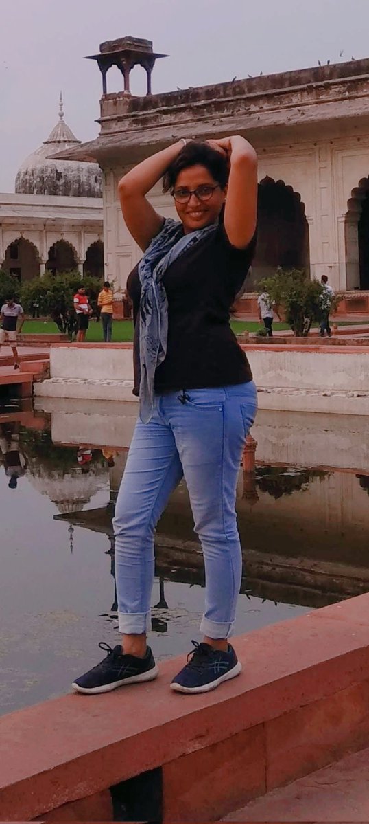 उफ़ 
ये कश्ती, ये किनारा 
ये दरिया और ये शाम का नजारा ! 
#delhiuniversity #eveningwalk