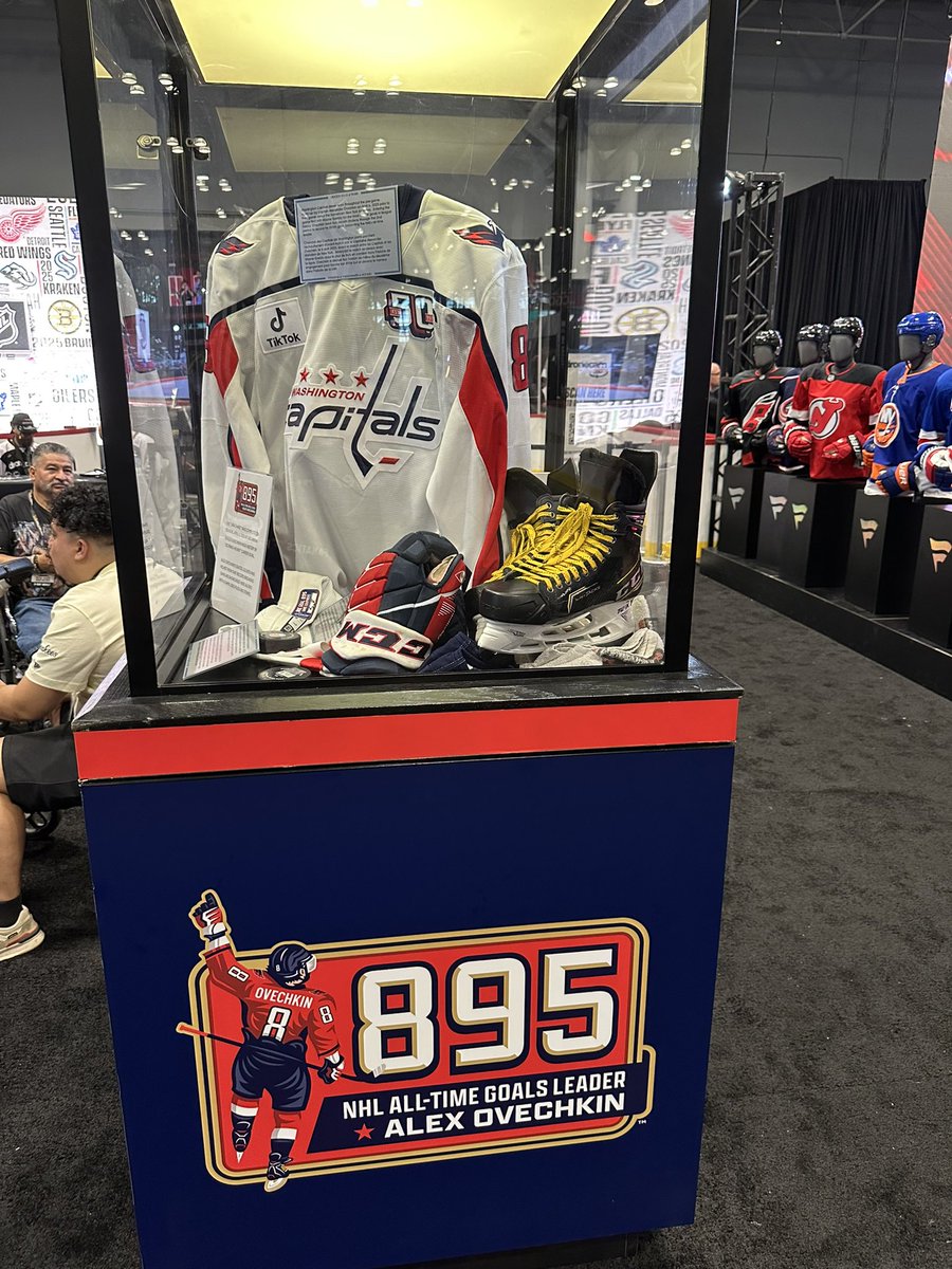 Henreeek's tweet image. What a cool experience fanatics fest was! Hope they keep having these.