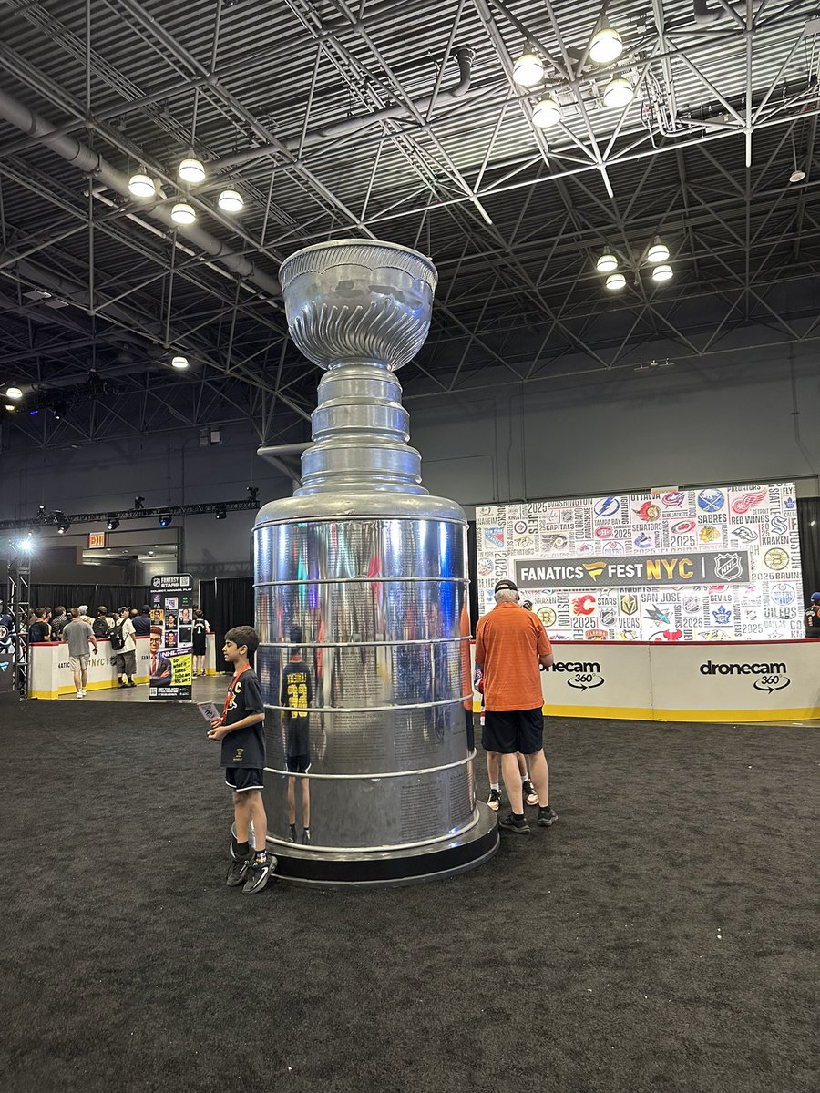 Henreeek's tweet image. What a cool experience fanatics fest was! Hope they keep having these.