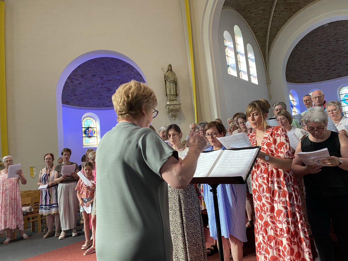Ce samedi 21 juin en l’église de Plombières: installation officielle de l’équipe pastorale de l’unité pastorale Montzen-Plombières. Les chorales de toute l’unité se sont rassemblées pour chanter 🎶.