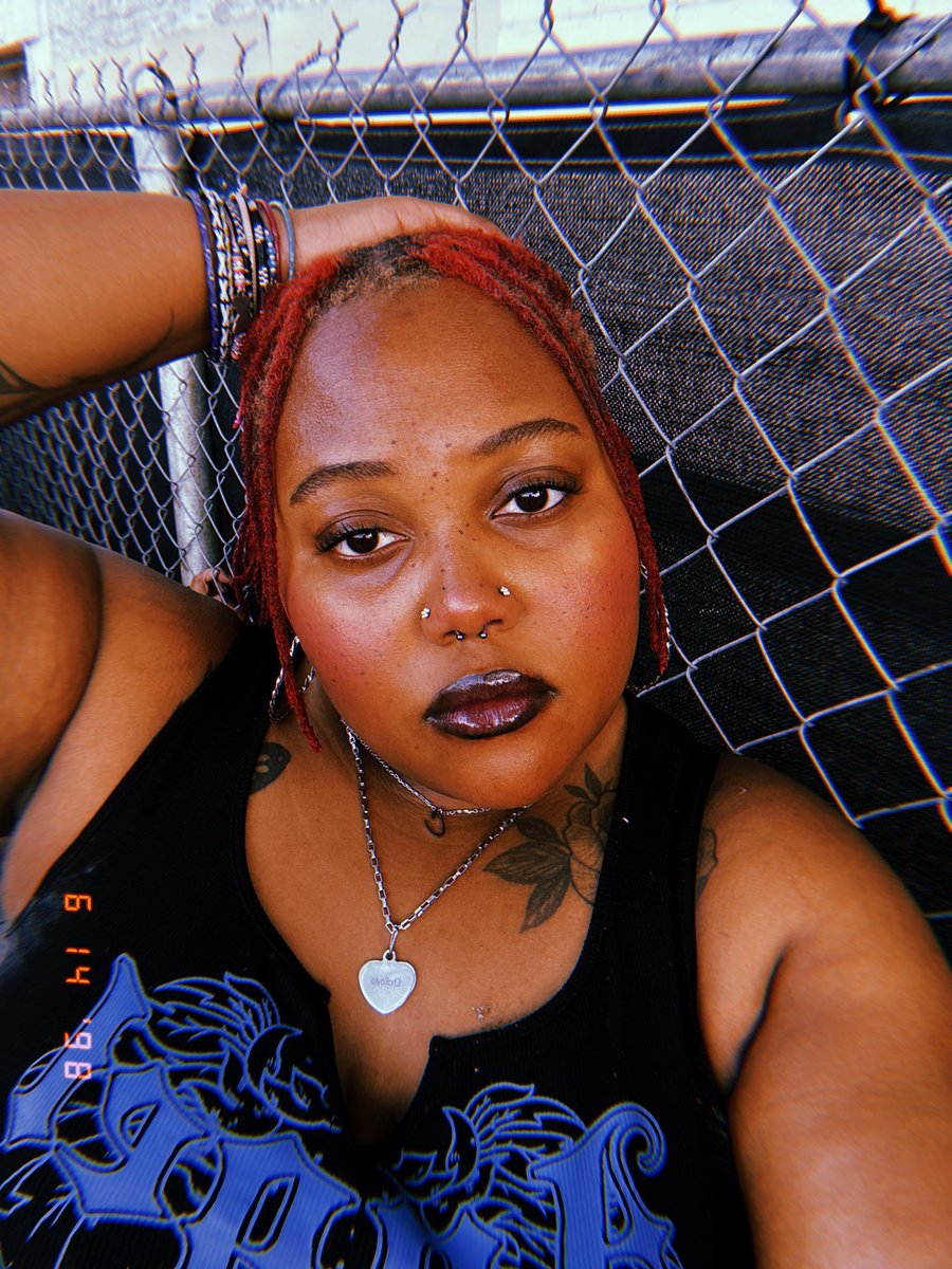 pinksmok333's tweet photo. just in case y'all forgot i was a baddie😘 https://t.co/brVtuBj3uC