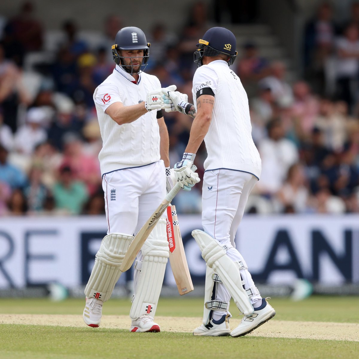 Fantastic work from the tail means we trail by just 6️⃣ runs in Leeds.

What a game! 🙌