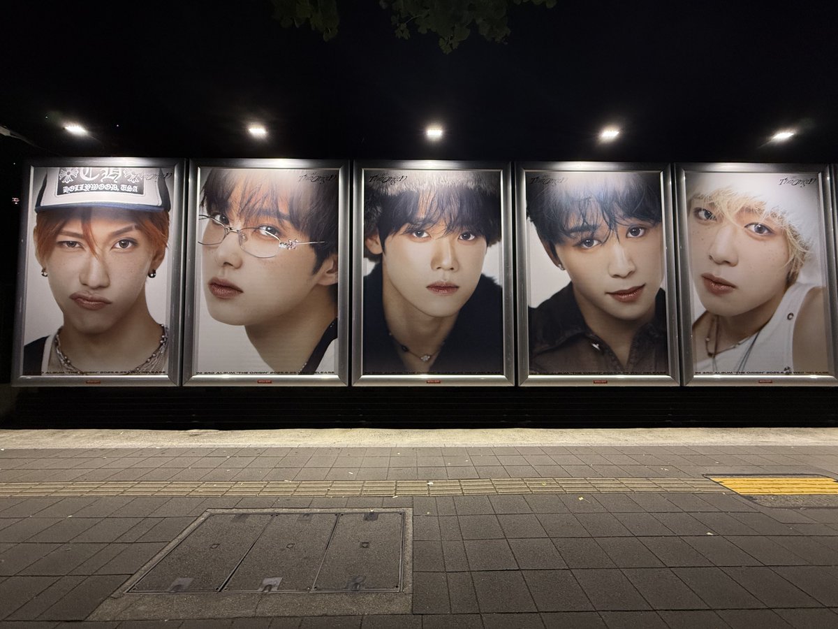riko_jin_mini's tweet photo. 夜の散歩がてら見にきたー！
今年も名古屋の広告はSPP名古屋11です💖
#INI_THE_ORIGIN https://t.co/tnmyAslJ2U