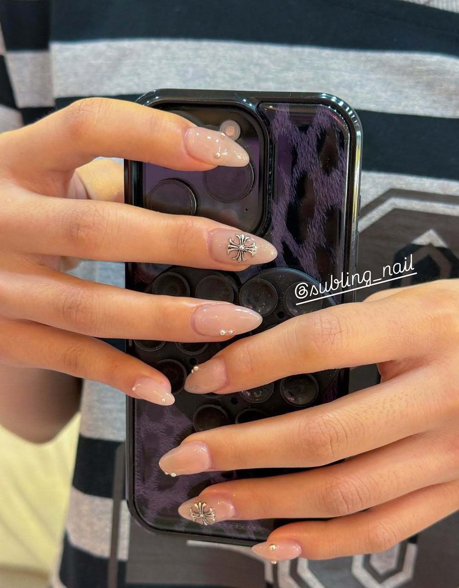 [📷] Atualização da nail designer com as unhas da YEJI

<a href="/ITZYofficial/">ITZY</a> #예지 #있지 #YEJI #ITZY
