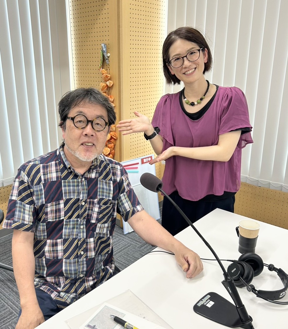 hiromix30's tweet photo. とある日の空タマゲスト。
zenzaiマージナルギャラリーの浜地さん！今年度から月イチで、作品展開催の作家さんや、その詳細についてご紹介いただいております。
#フレンズFM　#空タマ　#あーとウォッチング　#マルヤガーデンズ　#zenzaiマージナルギャラリー　#パーソナリティ　#福薗　#アートな時間 https://t.co/ScyCFlVUqK