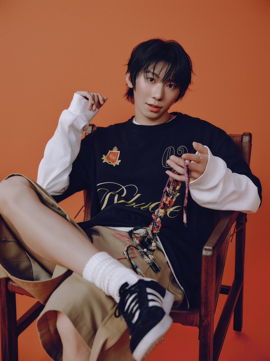 Concept Photo 4

#HAN #박한

AHOF The 1st Mini Album [WHO WE ARE]
➫ 2025.07.01. 6PM (KST)

#AHOF #아홉
#WHOWEARE