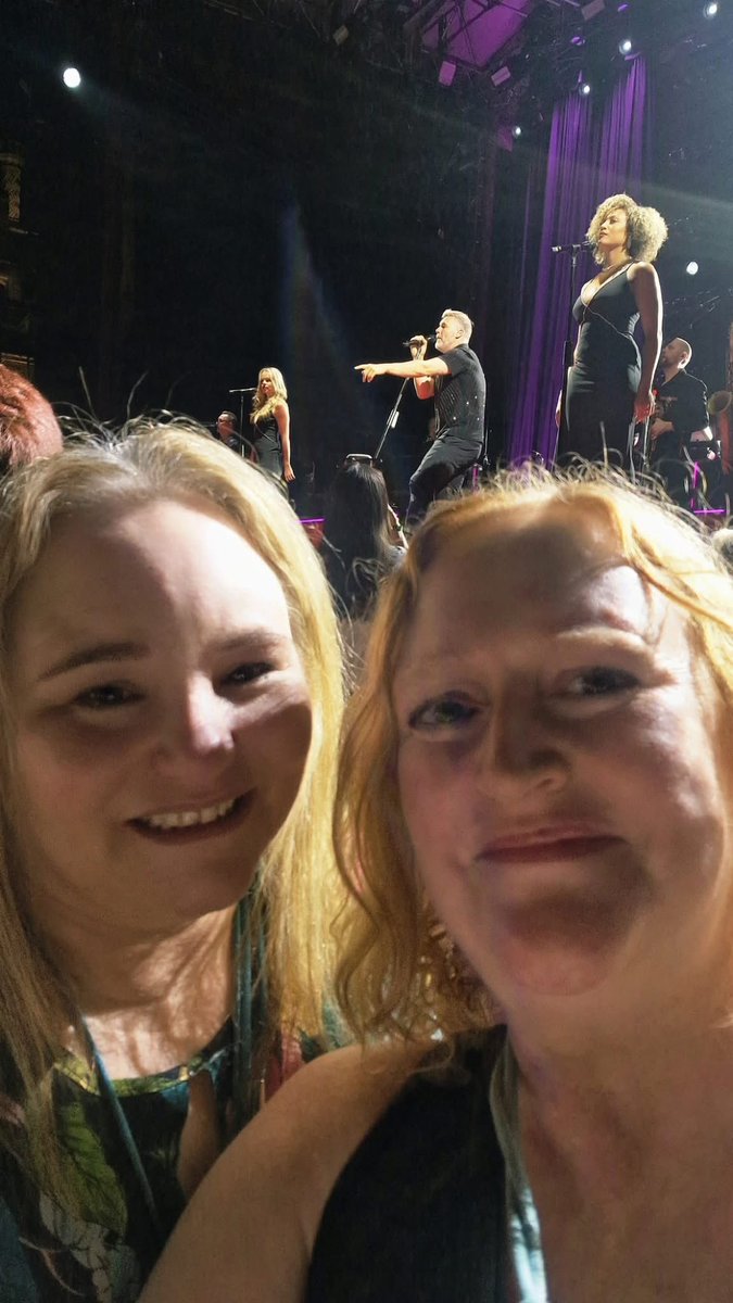 becky1982's tweet photo. @GaryBarlow It’s been the best! ❤️❤️ https://t.co/A8OV2odlZN