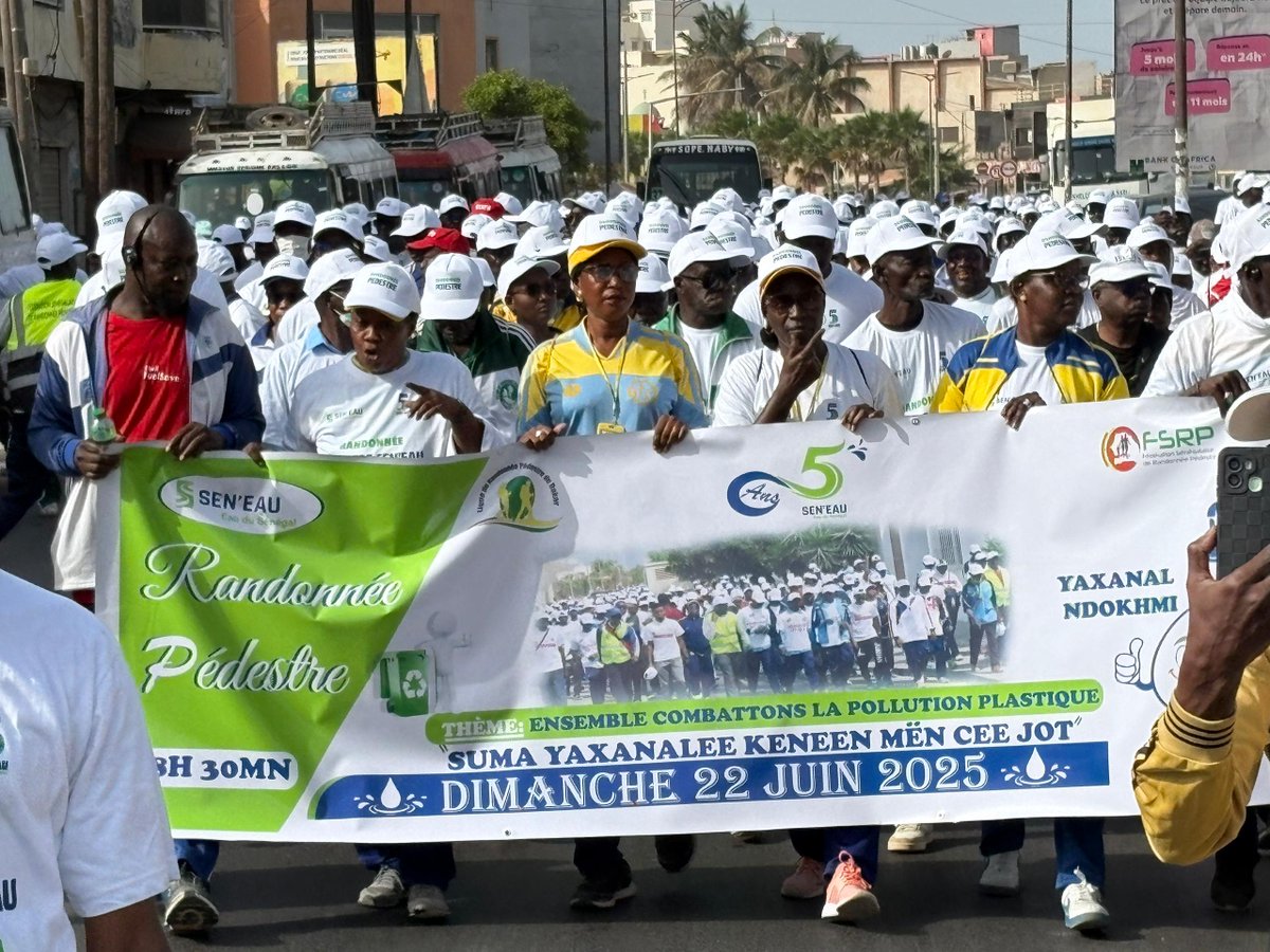 Randonnée nationale SEN’EAU : 4 villes mobilisées, des milliers de pas pour :
💧 l’économie de l’eau
🚯 la lutte contre le plastique
✅ Messages forts, bouteilles récupérées, citoyens engagés
🎉 Une réussite collective à Dakar, Thiès, Saint-Louis et Ziguinchor.
#SENEAU
