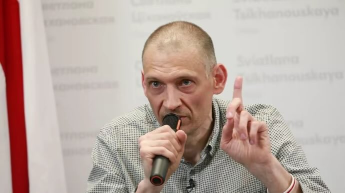 Belarusian opposition activist Siarhei Tsikhanouski about Ukraine:

"I absolutely support Ukraine. President Zelenskyy has endured an incredibly difficult path. What I went through is nothing compared to what he has gone through. He is a hero to me. I support him wholeheartedly."