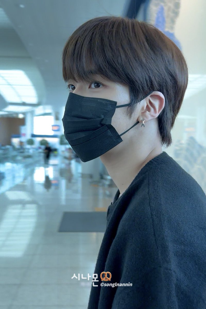 250507 ICN🛫

이송하 실물🤲🏻✨

#SMTR25 #SMNBG #송하 #SONGHA #ソンハ