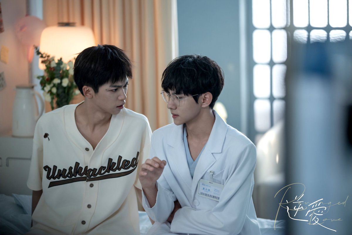 RevengedLove_'s tweet photo. 第六集劇照搶先看——
少男滿懷心事，有你在旁即可安然入睡。
追男手冊第一步，愛他就先攻略他的胃！
明晚8點，《逆愛》第六集見！
#逆愛 #柴雞蛋 #吳所畏 #梓渝 #池騁 #田栩寧 #郭城宇 #展軒 #姜小帅 #刘轩丞 #RevengedLove #Wusuowei #Chicheng #GuoChengyu #JiangXiaoshuai #BL #boyslove https://t.co/HIFphtzpUk