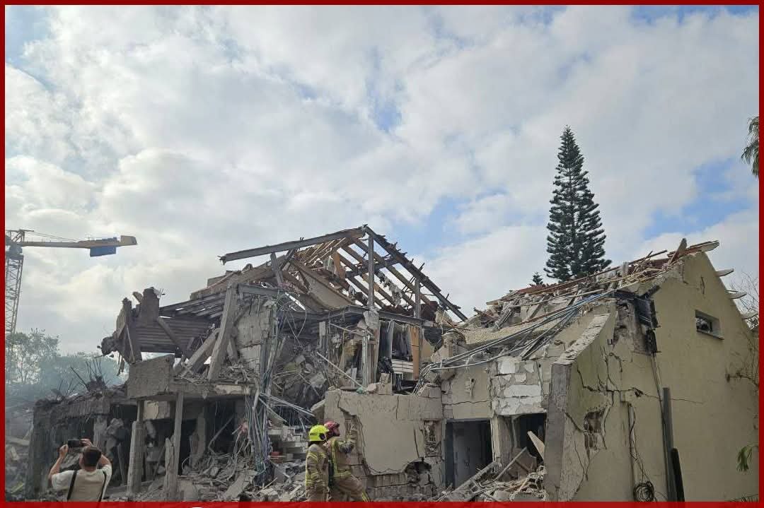 rkm__ridoy's tweet photo. "Iranian🇮🇷 attack causes widespread damage across Israel."🇮🇱

22 Jun 2025
#war https://t.co/3RULUOP5r8