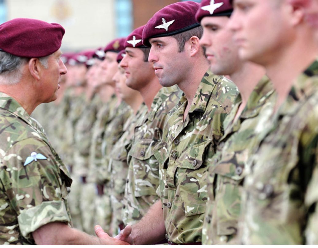 TheParachuteReg's tweet image. 🪂 On This Day – 22 June 1940
Winston Churchill ordered the creation of Britain’s airborne forces:
“Let us form a corps of at least 5,000 parachute troops.”
From that vision, the Parachute Regiment was born — elite, fearless, and always ready!
Ready for anything 🇬🇧🆎
#Paras