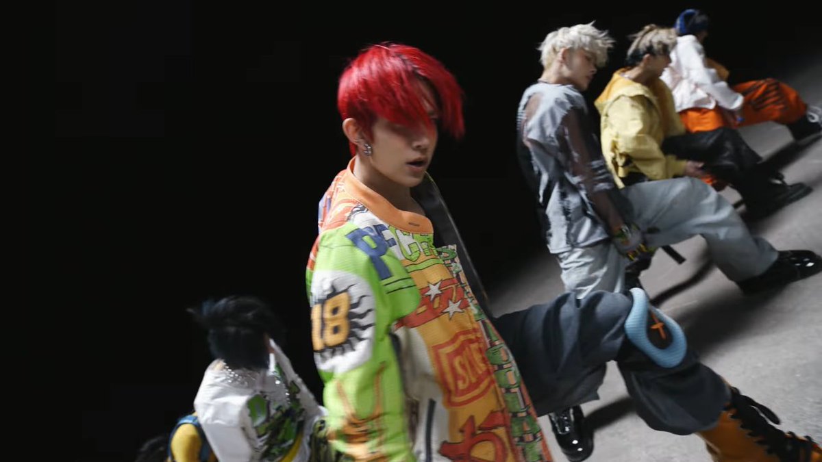 PR0DHEE's tweet image. HEESEUNG — OUTSIDE ☆