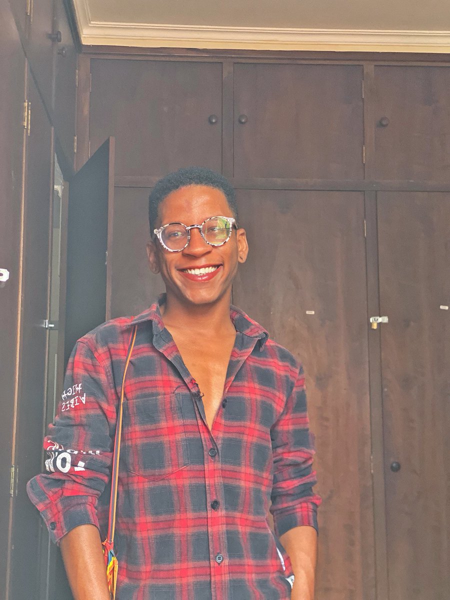 Garota risonha, que trabalha e sonha!