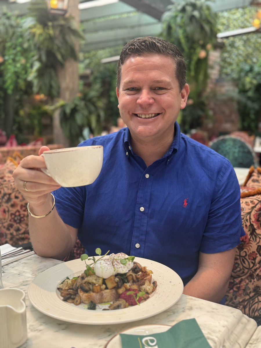 BUSAPAR3's tweet image. A special breakfast today at Emily’s  #emilys #formby with people I love ❤️ and adore Dom, Amy and Zara 👶 Cauliflower &amp;amp; Wild Mushroom Hash 😋 to eat! Absolutely outstanding food and superb service 🙏