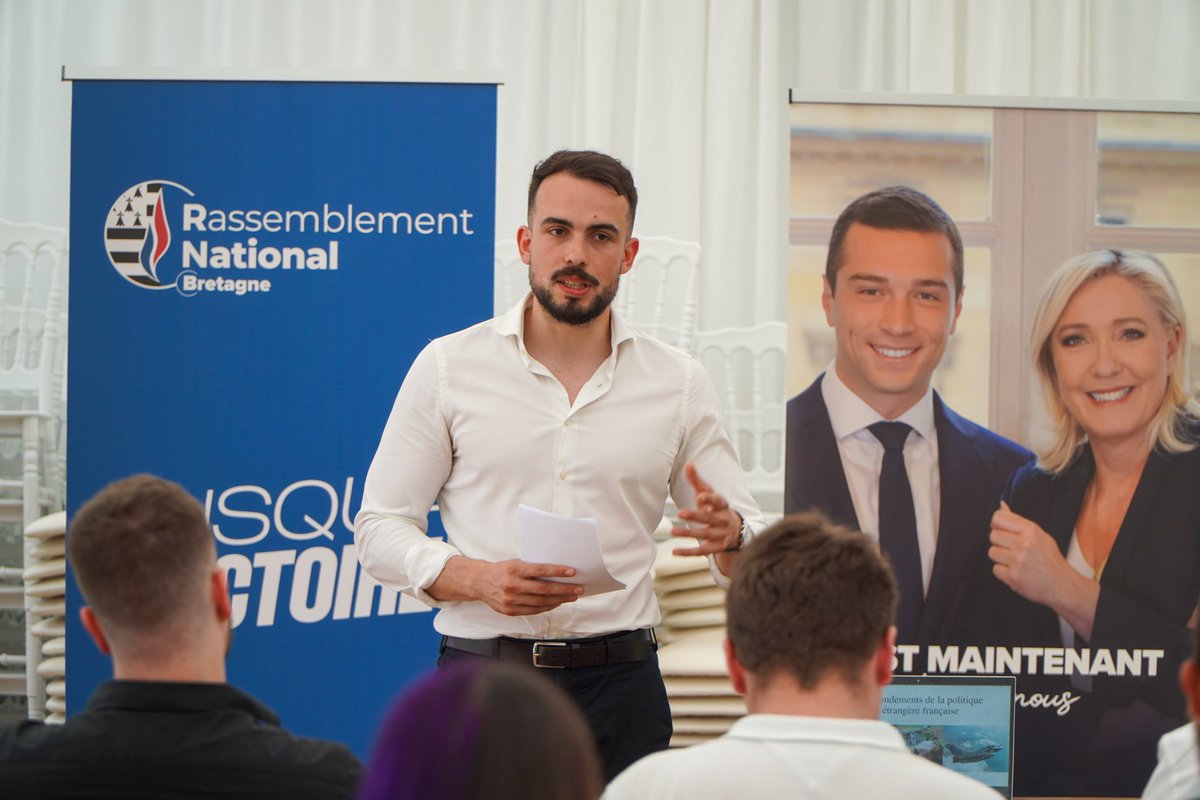 PR_Thionnet's tweet photo. Excellent événement régional @RNJ_off dans les Côtes d’Armor ! Au menu : 

📖 Formation
⚽️ Sport 
🍺 Cohésion

Merci à tous les responsables et militants pour leur accueil et leur motivation ! Très fier de voir une si belle jeunesse bretonne 🇫🇷 https://t.co/3Hh9uFt1Er
