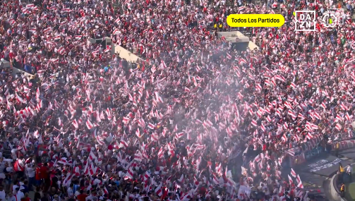 Nos mandaron a una ciudad sin vuelos directos. Sin una comunidad argentina viviendo allí. Después de haber tenido que ir casi a Canadá. E igual metimos 35.000 personas. Fuimos mas que los mexicanos en una ciudad pegada a México. La grandeza no necesita de marketing inflador.