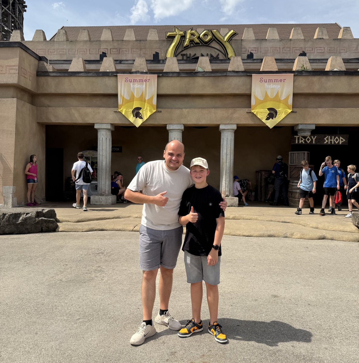 ThrillsTastic tweet media